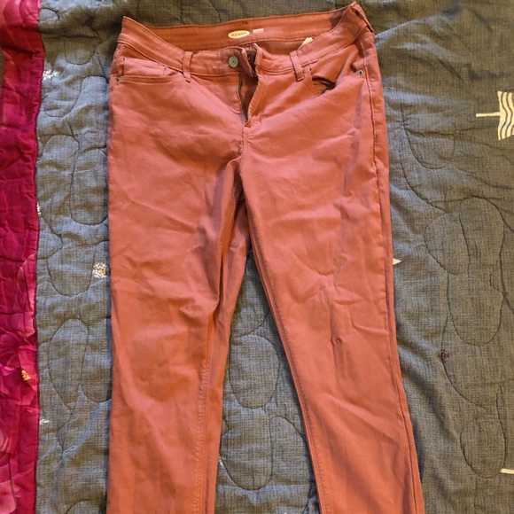 Peachy red old navy skinny jeans .a US size 10 - Picture 1 of 3
